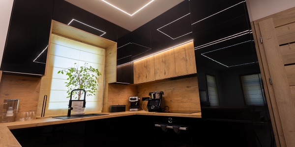 Oświetlenie LED w kuchni Dawida – domowy projekt wykonany z sercem i technologią od Design Light